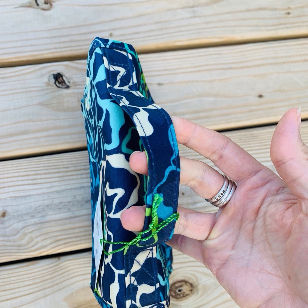 Vera Bradley - Lunch Sack - Picture 4 of 8